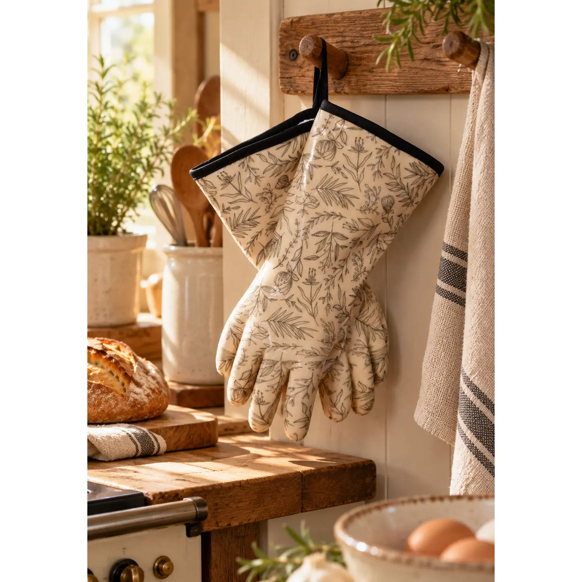 Cream Floral Print Oven Gloves with Black Edging